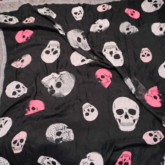 Skull Patterned Black Scarf - Picture 3 of 3